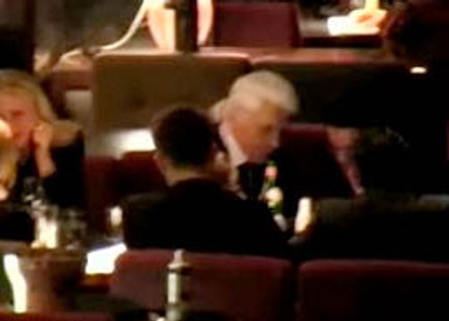 Karl Lagerfeld sans ses lunettes !