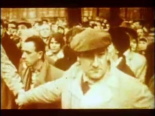 Rot ist die blaue Luft Trailer OV