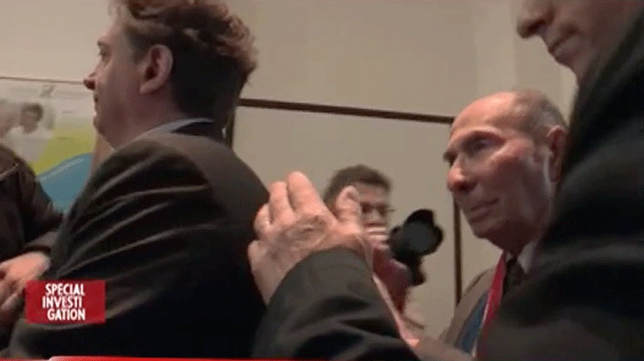 Zapping du 22/10 :des journalistes malmenés par des élus