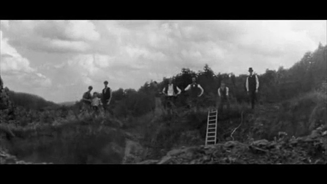 Die Farbe Trailer DF