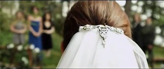 Die Beilight Saga: Breaking Wind - Bis(s) einer heult Trailer OV