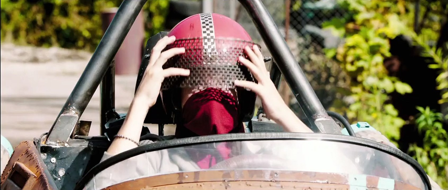 V8 - Du willst der Beste sein Trailer (2) DF