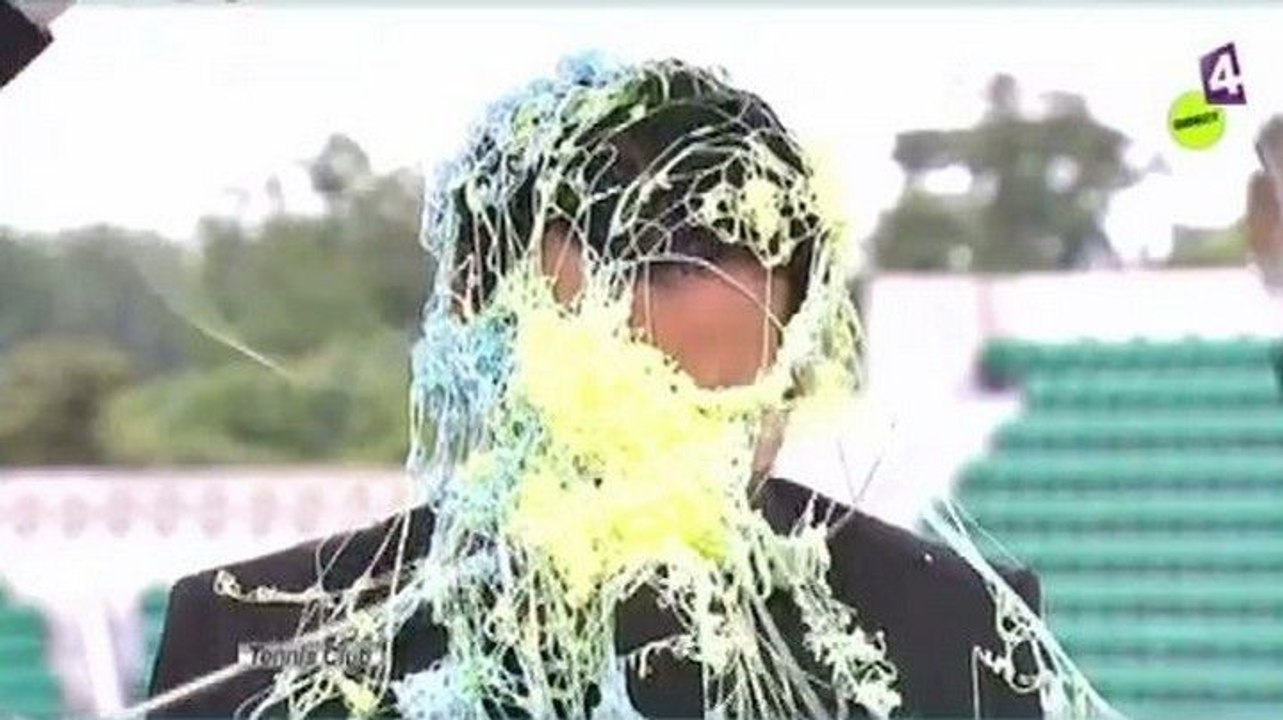 Zapping hebdo 17/06 : Cyril Hanouna décoré pour Roland Garros !