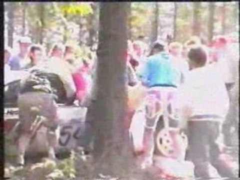 Rally - Opel Manta rude topchop