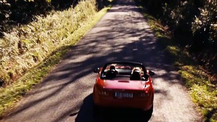 Eine neue Freundin Trailer (2) OV