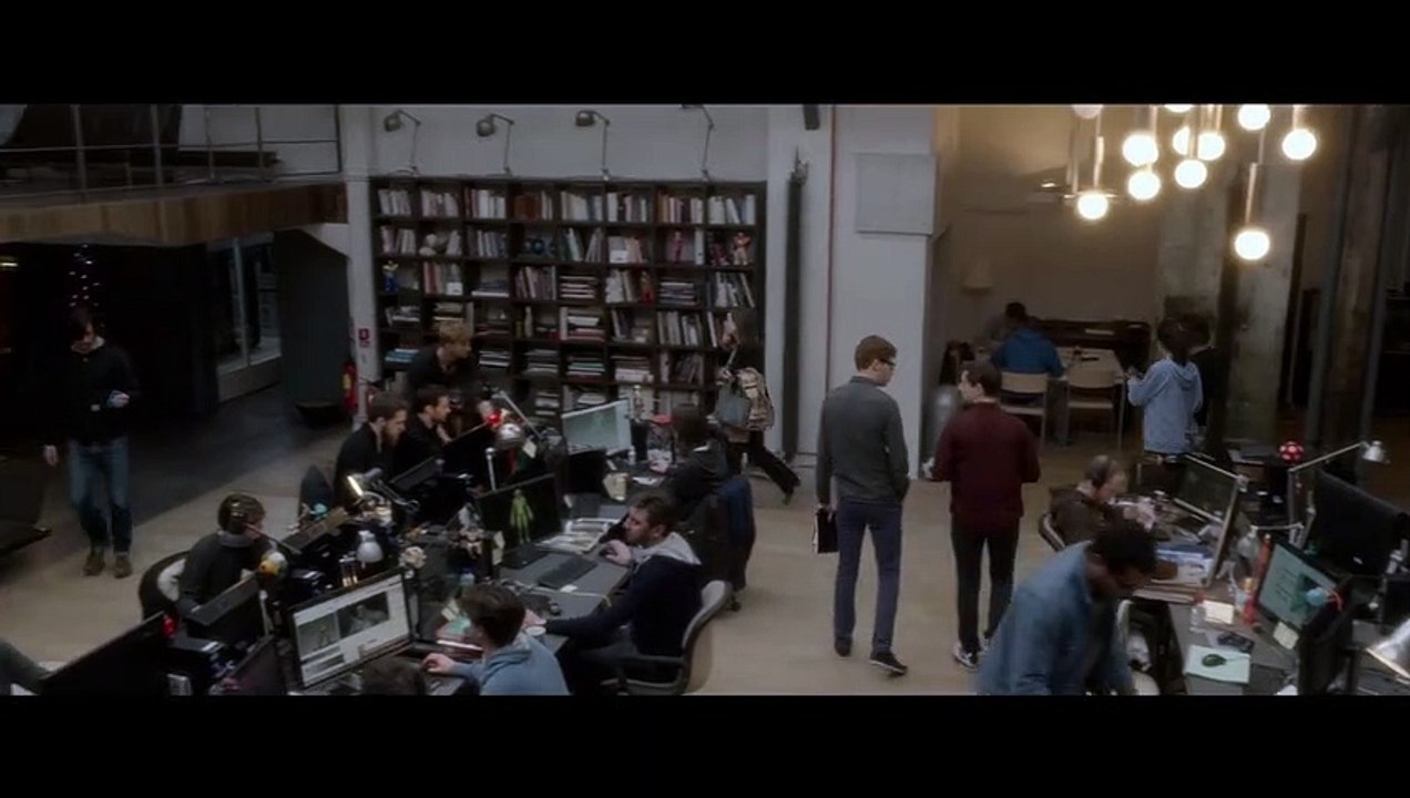 Elle Trailer DF