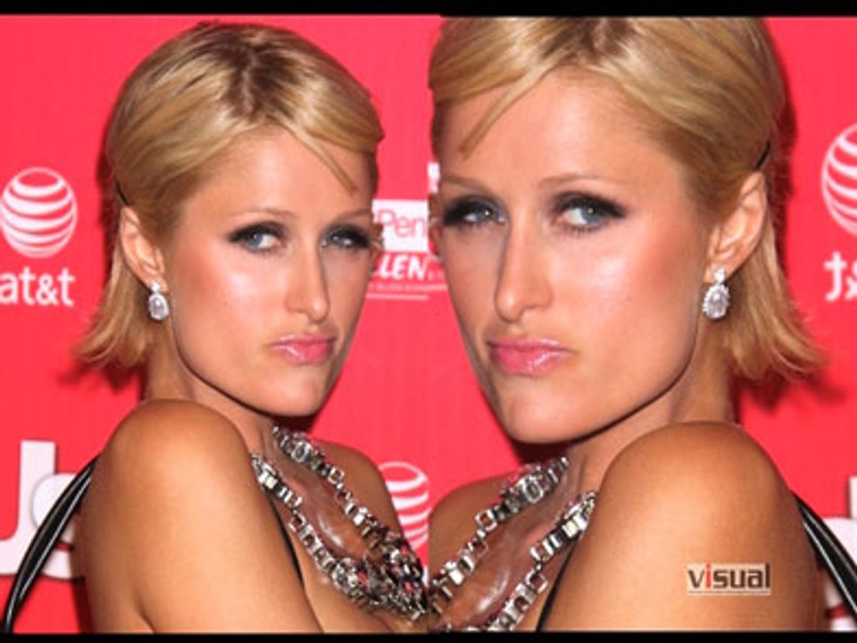 VIDEO PUBLIC : Paris Hilton : plus elle vieillit plus ses robes sont mini !