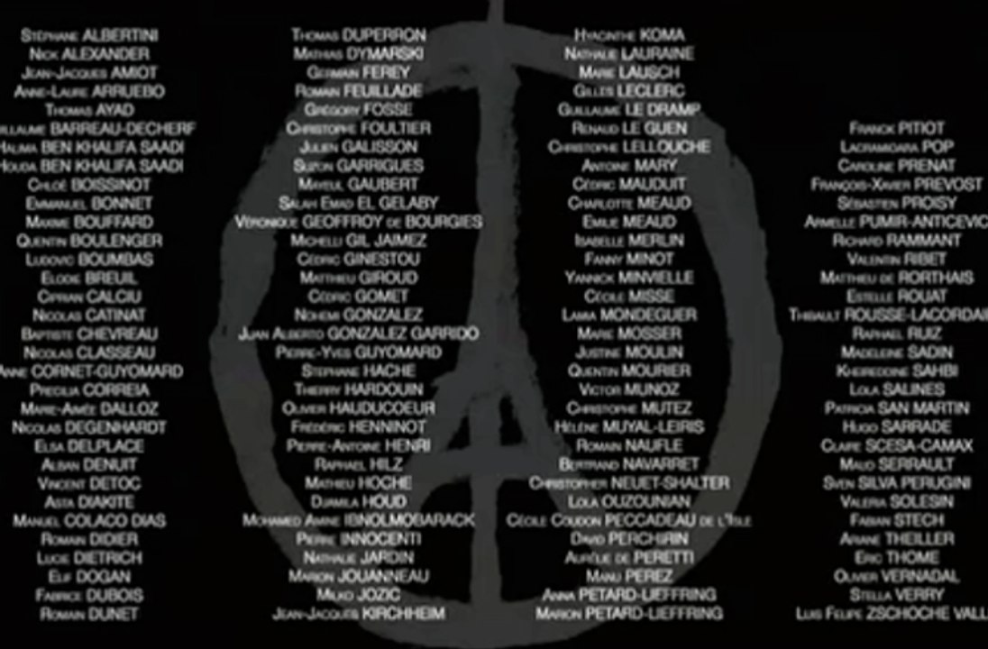 Nicolas Canteloup rend hommage aux victimes des attentats de Paris dans C'est Canteloup (TF1)