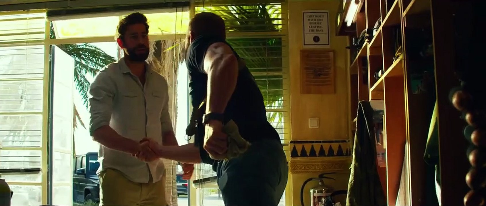 13 Hours: The Secret Soldiers Of Benghazi Trail...