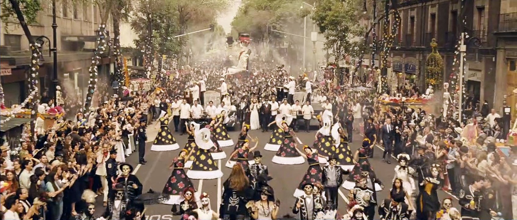 James Bond 007 - Spectre Trailer (2) DF