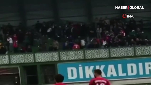 Bursa'da amatör maçta ortalık karıştı, çevik kuvvet müdahale etti