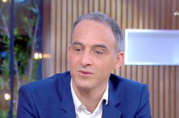 Raphaël Glucksmann fustige les JO de Pékin : “On ne fait pas la fête à l’ombre des camps de concentration”