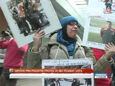 Aktivis Palestin protes tindakan UEFA