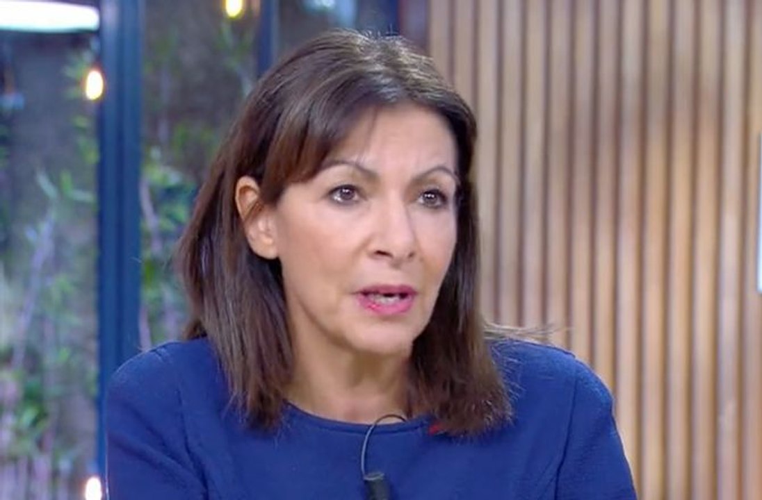 Anne Hidalgo dans "C à vous"