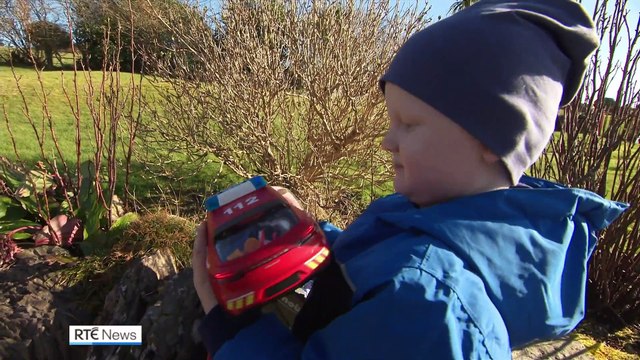 Leonid Shapoval, un petit Ukrainien de 5 ans atteint de leucémie qui devait subir une greffe de moelle osseuse, a fui avec sa famille vers l'Irlande où il espère être soigné