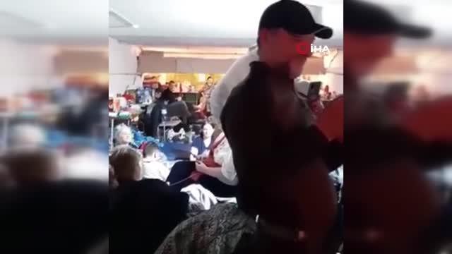 Ukrayna'daki Sığınakta Şarkı Söyleyen Küçük Kız, Büyük İlgi Gördü