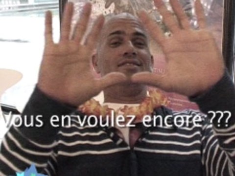 Le surfeur Kelly Slater a charmé tous les journalistes pour la promotion de son film à Paris