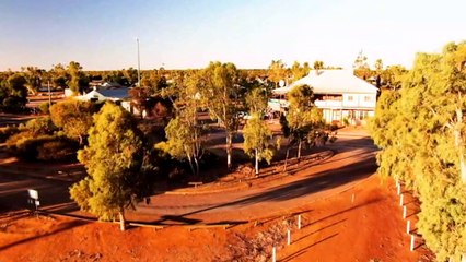 Locals pitch in to save popular pub in WA town of Wubin