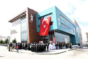 Şehit Şükrü Can Kayadibi Çok Amaçlı Spor Salonu törenle açıldı