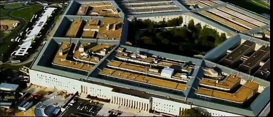 Männer, die auf Ziegen starren Trailer DF