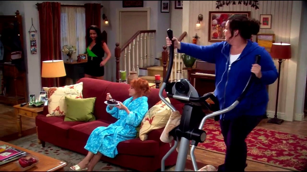 Mike & Molly Trailer DF