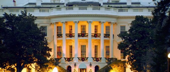 Elvis & Nixon Trailer (4) OV