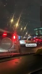 McDonalds Rusya'dan çekilme kararı alınca, önünde kuyruklar oluştu