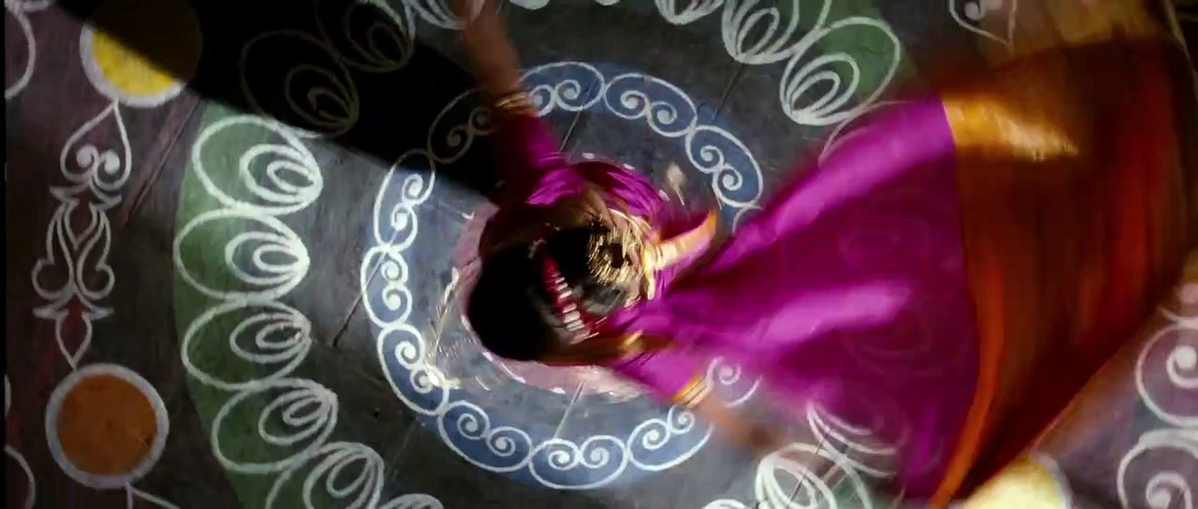 Meenakshi und der Duft der Männer - Aiyyaa Trailer DF