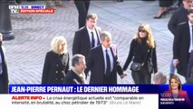 Obsèques de Jean-Pierre Pernaut: Brigitte Macron et Nicolas Sarkozy arrivent à la basilique Sainte-Clotilde