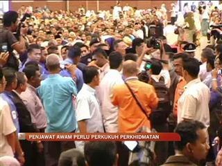 Penjawat awam perlu perkukuh perkhidmatan