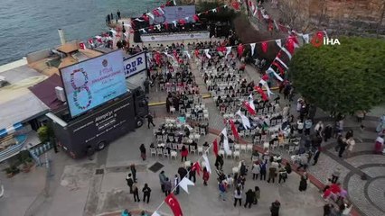 Alanya'da 80 farklı milletten kadın el ele dünyaya dostluk mesajı verdi