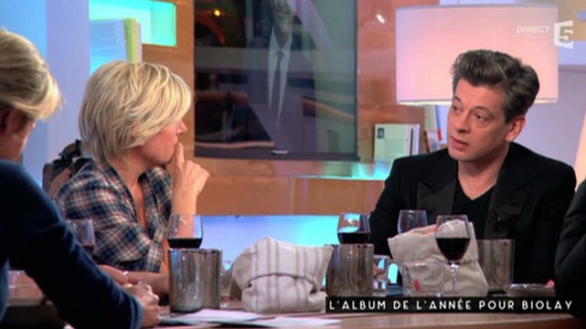 Zapping du 01/12 : Benjamin Biolay tacle le millionnaire Laurent Ruquier