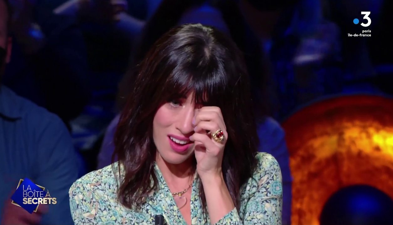 Zapping du 22/11 : Nolwenn Leroy en larmes face à Faustine Bollaert
