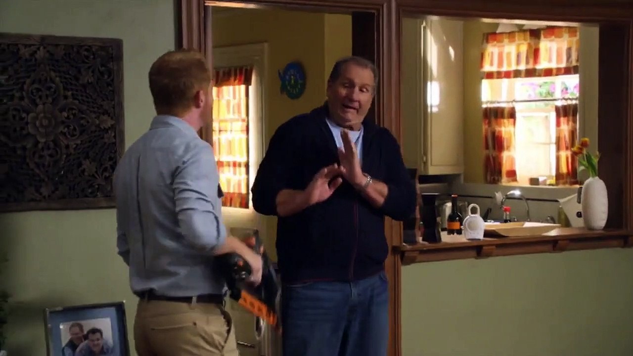 Modern Family Trailer DF