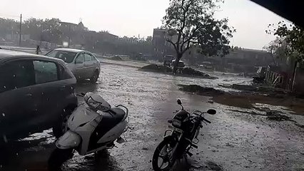 Hail storm: किशनगढ़ में गिरे ओले, अजमेर में मंडराए बादल