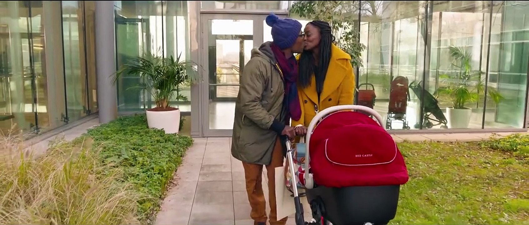 Zum Verwechseln ähnlich Trailer DF