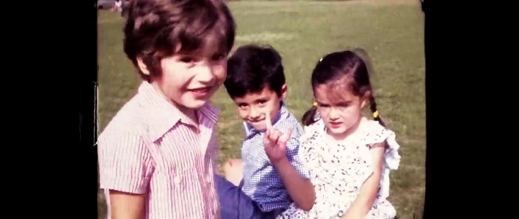 Esquece Monelos Trailer OV