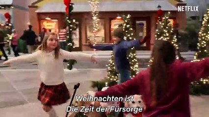 Dolly Parton’s Christmas on the Square Trailer OmdU