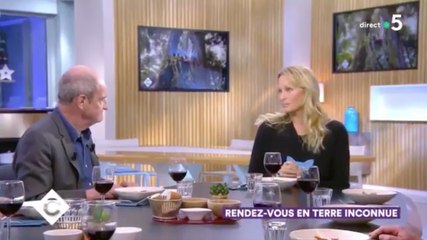 "C à Vous" (France 5) : Estelle Lefébure raconte les difficultés rencontrées dans "Rendez-vous en terre inconnue"