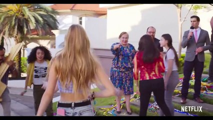 Guerra de vecinos Trailer OV