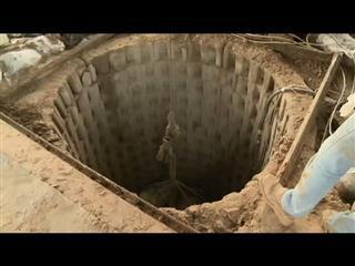 Gazans hard at work to reopen vital tunnels