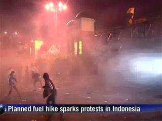Indonesia: Planned fuel hike sparks protests