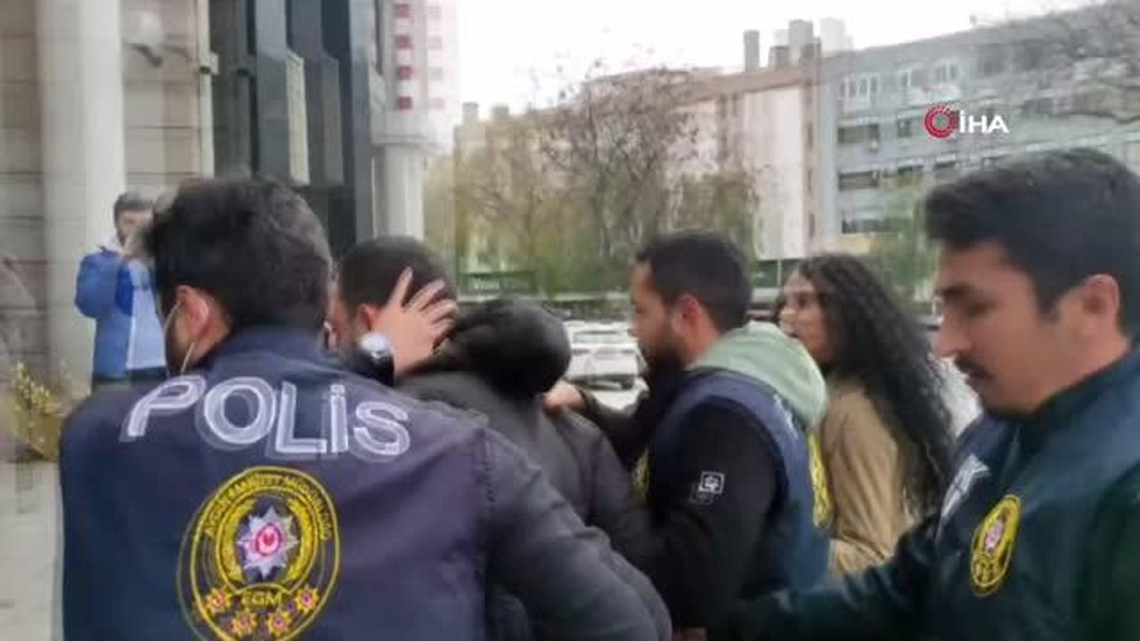 Son Dakika | Kuşadası Belediyesi eski başkanına silahlı saldırıda bulunan şüpheli adliyeye sevk edildi