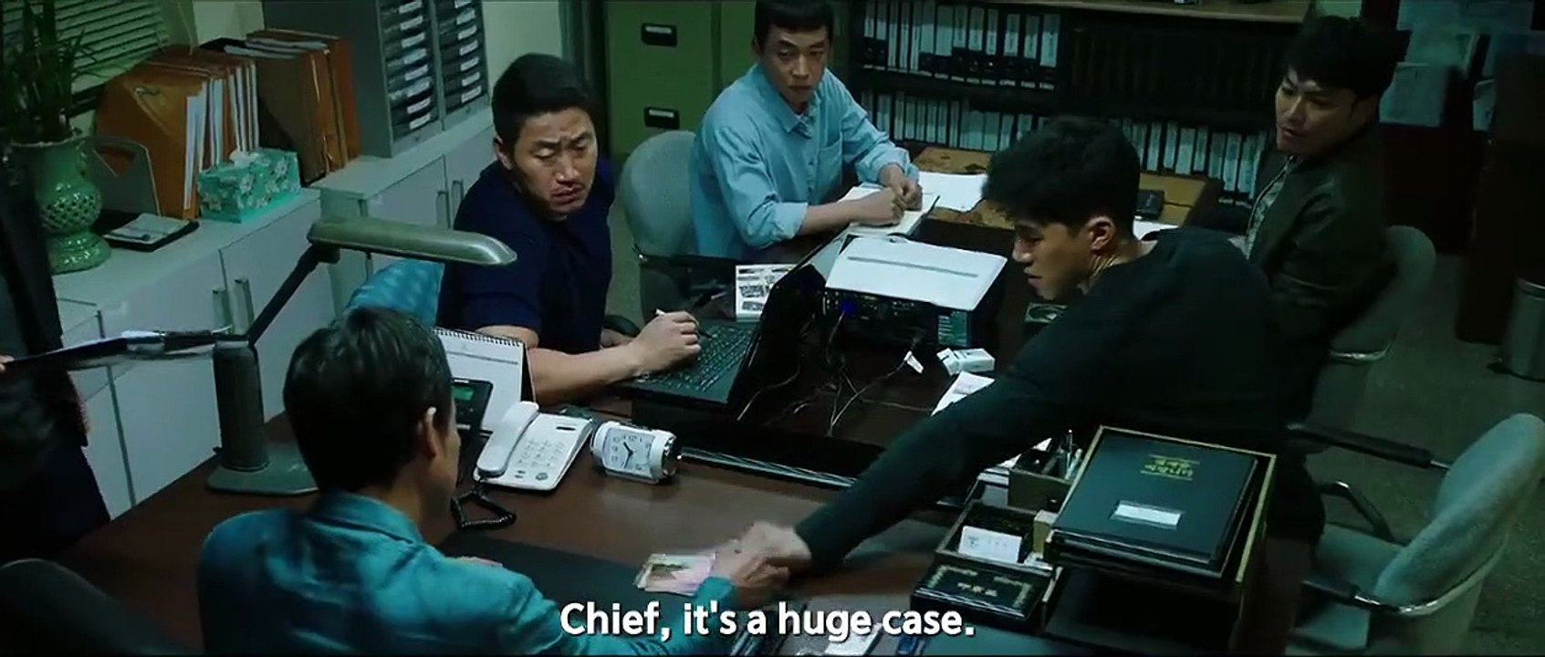 The Gangster, The Cop, The Devil Trailer OmeU