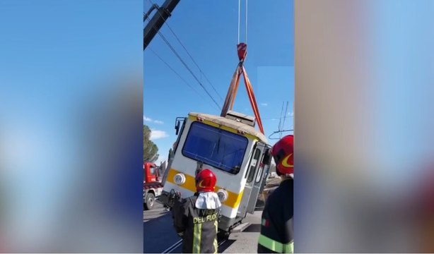 Roma - Incidente tra autocisterna di gasolio e vagone ferroviario su linea Termini-Centocelle (09.03.22)