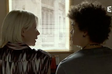 Scène du baiser entre Céline et Baptiste dans Plus Belle la vie (France 3)
