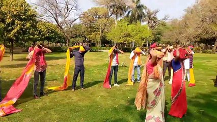 वंदेमातरम के जयघोष के साथ सिर पर सजे सतरंगी साफे