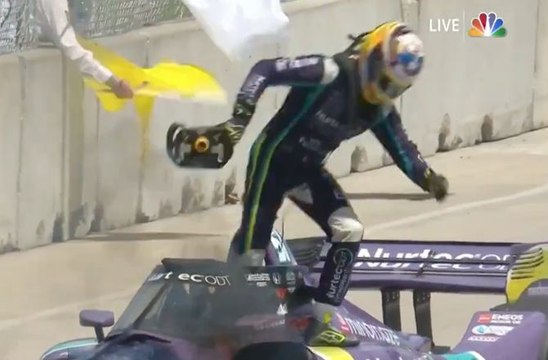 Romain Grosjean, son véhicule en flammes!