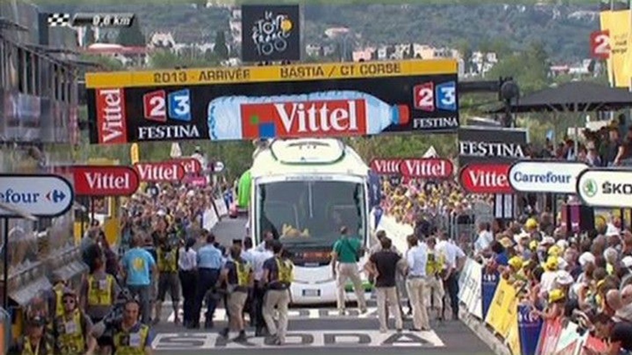 Zapping Sport du 06/07 : la belle boulette d'un chauffeur du bus du Tour de France