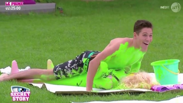 Le zapping du 13/10 : une poupée gonflable qui en voit de toutes les couleurs